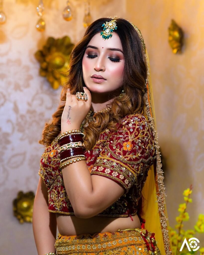 book your creative fashion, e commerce, editorial, weddings, architectural photoshoots.dm or 884 (2)